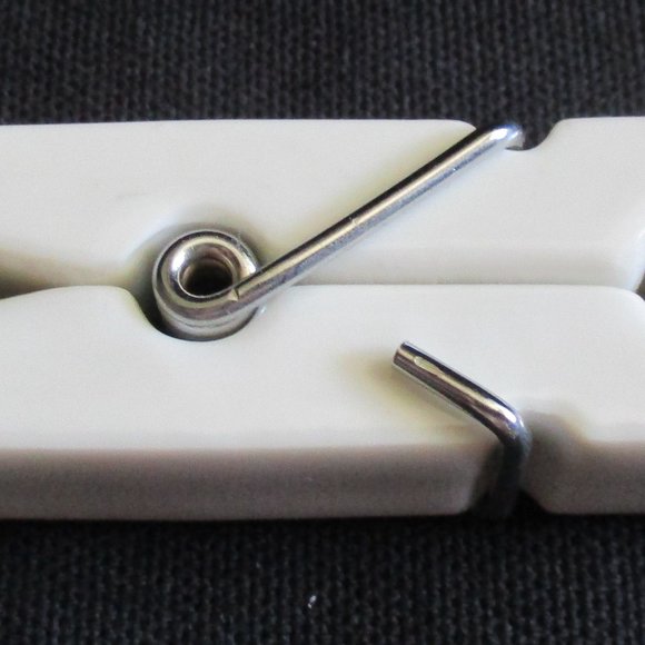 Vintage New Freddi Large Porcelain Desk Clothespin Paperweight Made in Japan - Picture 4 of 5